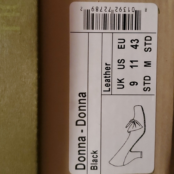 Wide Width Genuine Leather Pumps - Picture 5 of 5